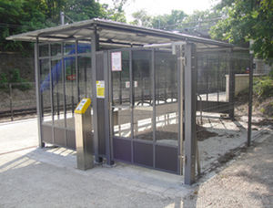 Gesicherter Fahrradunterstand - Via Composites - für öffentliche Bereiche / für städtische Bereiche