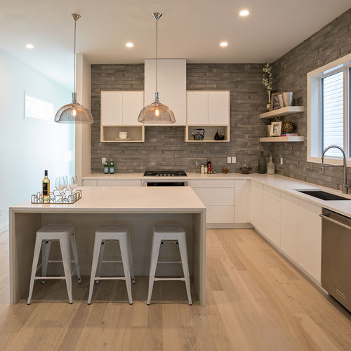 Moderne Küche - LENNOX - AYA kitchens - Holz / Kochinsel / L-förmig