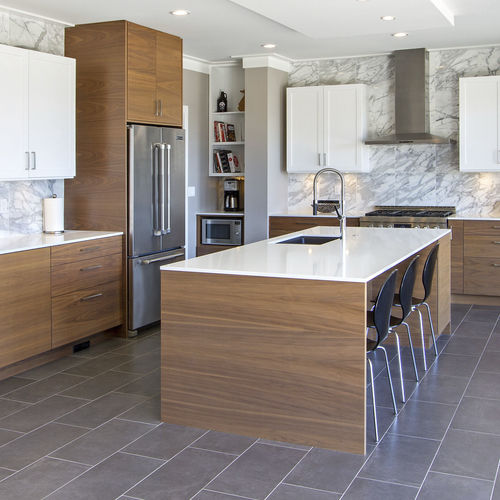 Moderne Küche - SEAFORTH - AYA kitchens - gestrichenes Holz / Kochinsel / L-förmig