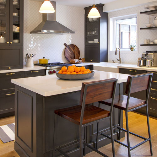 Klassische Küche - MEDIO - AYA kitchens - gestrichenes Holz / Kochinsel / L-förmig