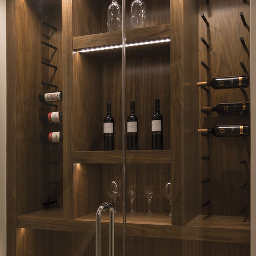 Weinkühlschrank für professionellen Einsatz - MANHATTAN - AYA kitchens - freistehend / Nussbaum / verglast