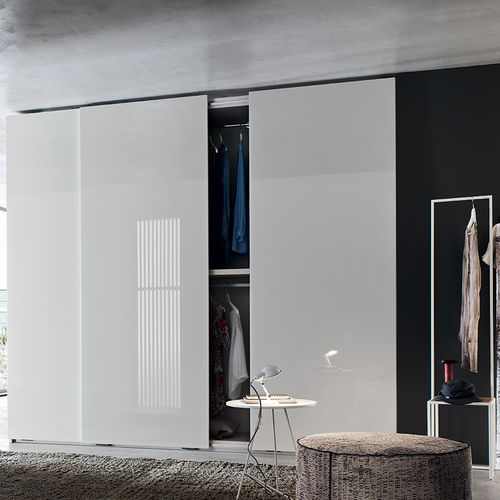 Moderner Kleiderschrank - WALL - Maronese - hochglanzlackiertes Holz / Esche / mit Schiebetür