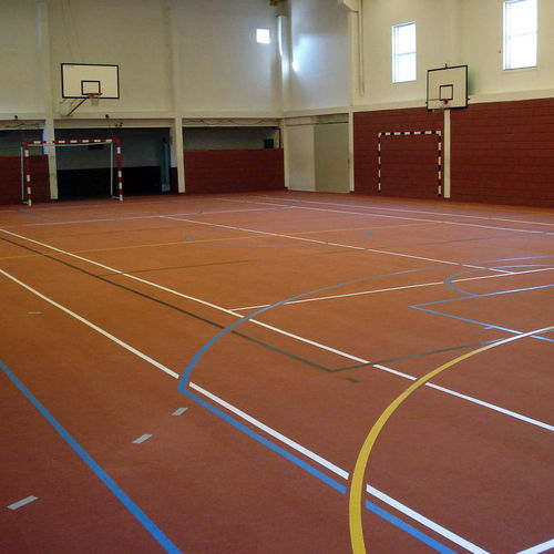 Sportboden für den Innenraum - SPORTEC® UNI classic - KRAIBURG Relastec GmbH & Co. KG - Recyclinggummi / Synthetik / für Mehrzweck-Sporthallen