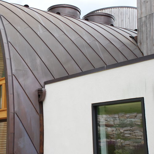 Zinkdach - DOWNLEY HOUSE - Peters Roofing - Metalloptik / Stehfalz / gebogen