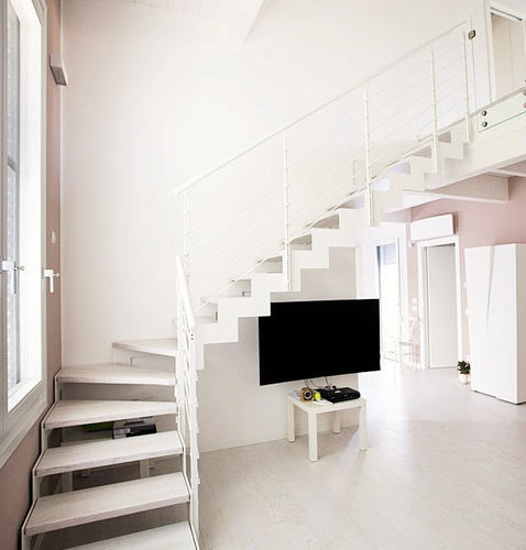 Viertelgewendelte Treppe - Link - CAST DESIGN - halbgewendelt / Holzstufen / mit Metallstruktur