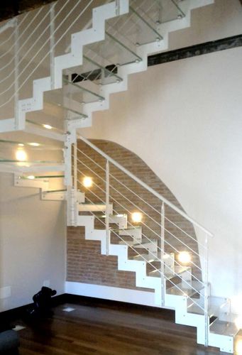 Gerade Treppe - Link Light - CAST DESIGN - halbgewendelt / Glasstufen / mit Stahlstruktur