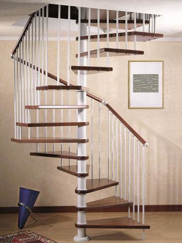 Treppe / abgewinkelte Spindeltreppe - E9Q - CAST DESIGN - Holzstufen / mit Metallstruktur / für Privatgebrauch