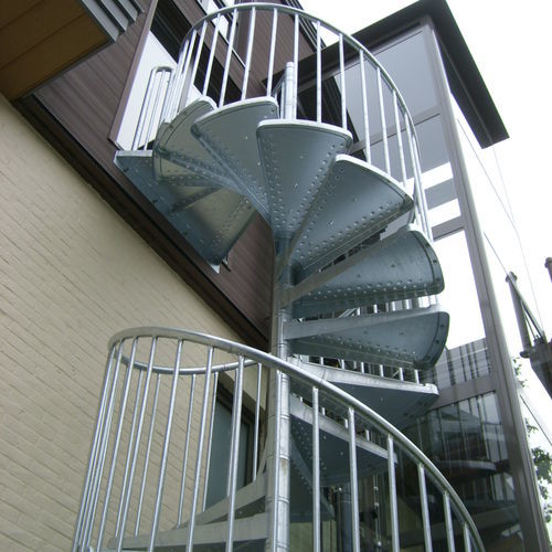 Wendeltreppe - A6 - CAST DESIGN - Metallstufen / mit Metallstruktur / für Privatgebrauch