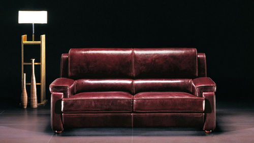 Klassisches Sofa - SORBONNE - Poles Salotti - Leder / rot / 3 Plätze