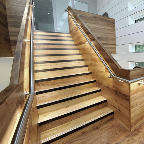 Gerade Treppe - UNIVERSITY OF OXFORD - elite metalcraft - viertelgewendelt / halbgewendelt / Holzstufen