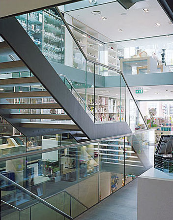 Gerade Treppe - STEAMER TRADING - elite metalcraft - Betonstufen / Metallstufen / mit Metallstruktur