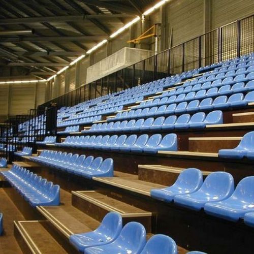 Teleskopische Sitztribüne - SPORTS - MASTER INDUSTRIE - versenkbar / Kunststoff / gerade