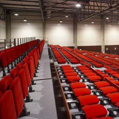 Teleskopische Sitztribüne - DOUBLE ROW BLEACHER - MASTER INDUSTRIE - versenkbar / Klappsessel / automatisiert
