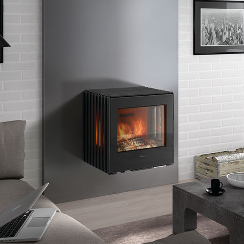 Holz-Kaminofen - GLANCE  - HERGÓM - 7 kW / wandmontiert / modern
