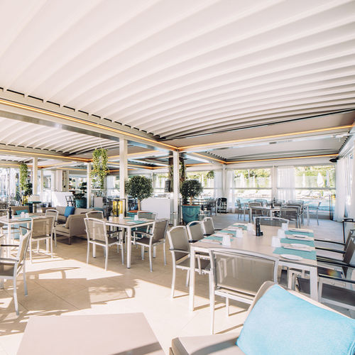 Angebaute Pergola - ISOLA 2T - KE Outdoor Design - selbsttragend / Aluminium / Faltdach