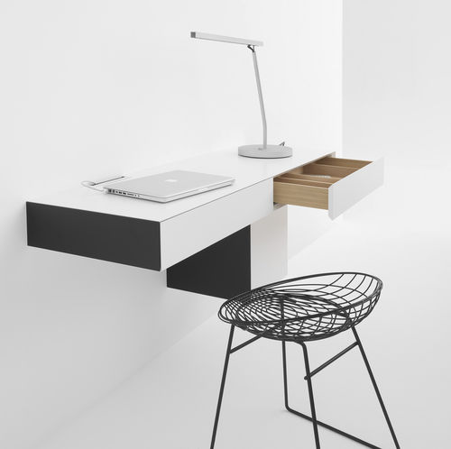 Wandmontierter Schreibtisch - VISION - pastoe - modern / MDF
