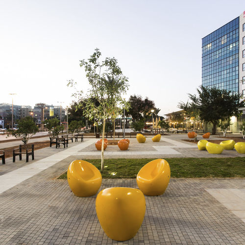 Sessel für den urbanen Raum / organisches Design - CUDDLY - BELLITALIA - Kunststein / Kunststein / Ökokonzept