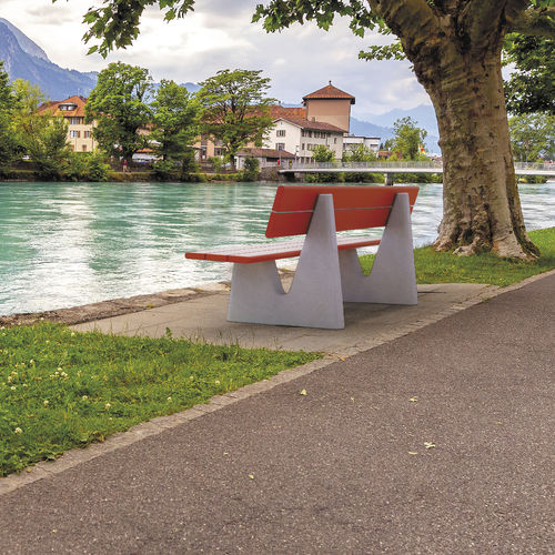 Moderne Bank für den öffentlichen Raum - DOLOMITI - BELLITALIA - Hochleistungsbeton / Holz / mit Rückenlehne