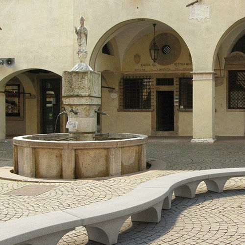 Moderne Bank für den öffentlichen Raum - ROMANA C - BELLITALIA - Kunststein / ohne Rückenlehne / ohne Armlehnen