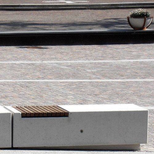 Moderne Bank für den öffentlichen Raum - DEMETRA DW - BELLITALIA - Holz / Kunststein / ohne Rückenlehne
