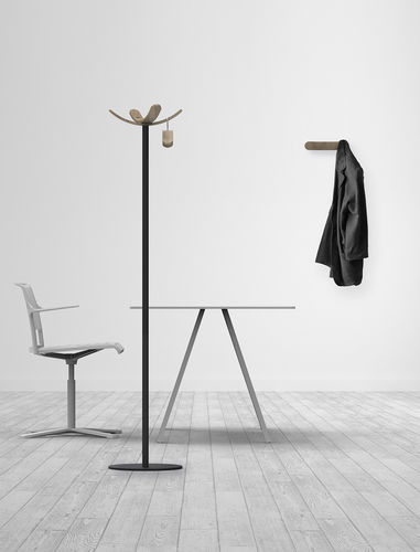 Bodenstehender Garderobenständer - CAPRI - Made Design Barcelona - modern / Metall / Holz