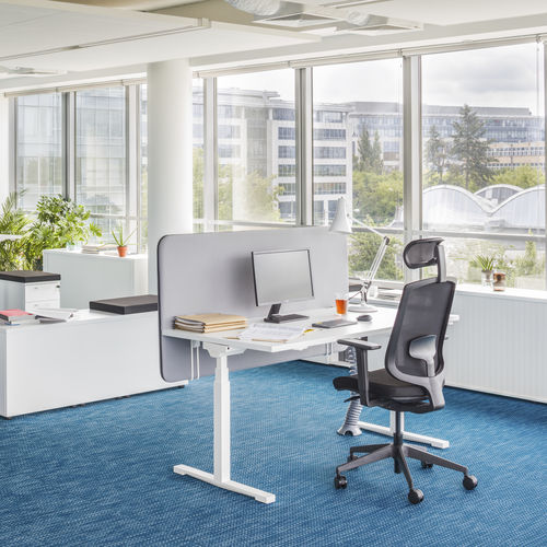 Schreibtisch für Open Space - DRIVE - MDD - modern / melaminbeschichtet / mit eingebauter Trennwand