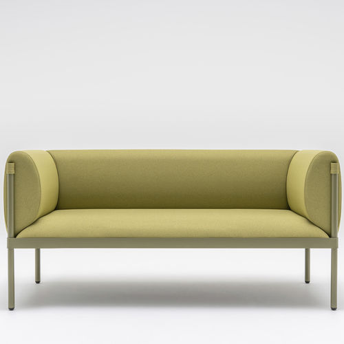 Modernes Sofa - STILT - MDD - Stoff / individuell gestaltbar / Farbe anpassbar
