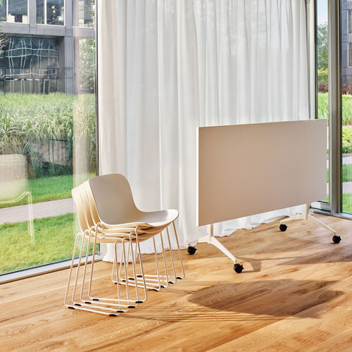 Moderner Tisch - REVI  - MDD - Laminat / melaminbeschichtet / Gestell aus Metall