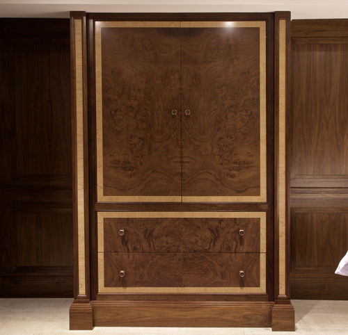 Wandmontierter Kleiderschrank - HÄSTENS VIVIDUS - Clive Christian - klassisch / Eiche / Nussbaum