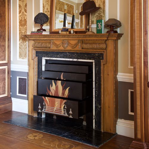 Wandmontierte Kommode - MR MITCHELL’S MAYFAIR TOWNHOUSE - Clive Christian - klassisch / Holz / Leder