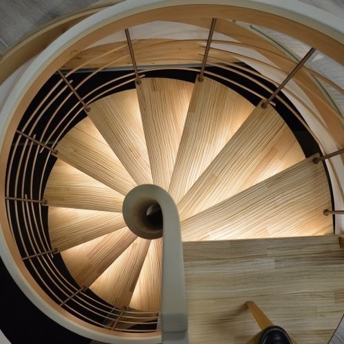 Spindeltreppe - Créateur d'escaliers Treppenmeister - Holzstufen / Metall / Holz