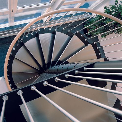 Spindeltreppe - Créateur d'escaliers Treppenmeister - Metallstufen / Metall / Holz