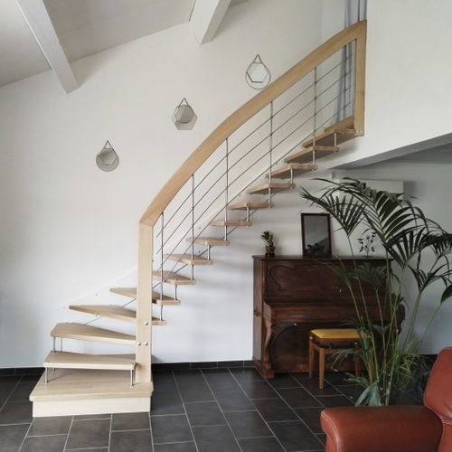 Gerade Treppe - Créateur d'escaliers Treppenmeister - viertelgewendelt / Wendel / Holzstufen