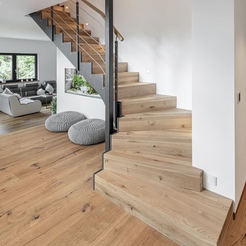 Viertelgewendelte Treppe - Créateur d'escaliers Treppenmeister - halbgewendelt / mit Stufen aus Eiche / mit Stufen aus Sperrholz