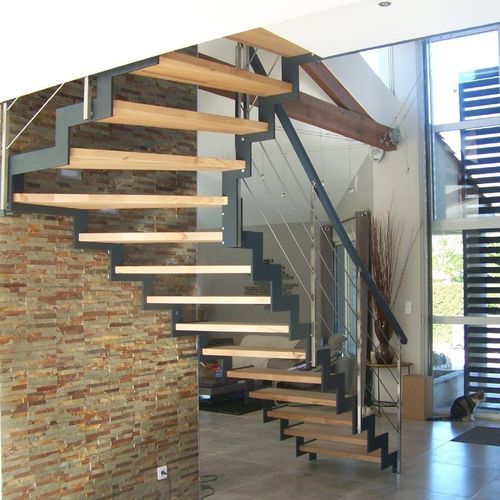 Viertelgewendelte Treppe - Créateur d'escaliers Treppenmeister - halbgewendelt / Holzstufen / Metall