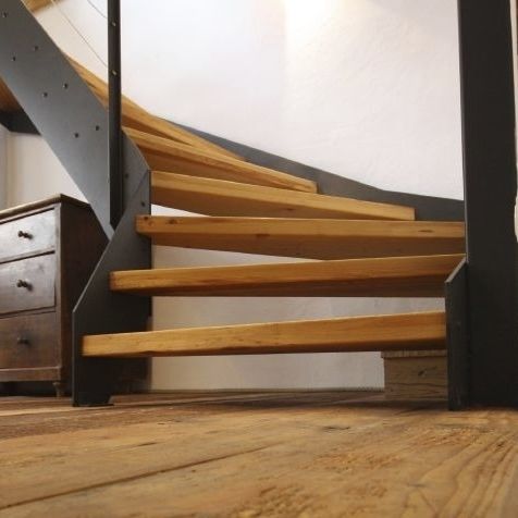 Holzstufe - Créateur d'escaliers Treppenmeister - rutschfest / maßgefertigt / individuell gestaltbar