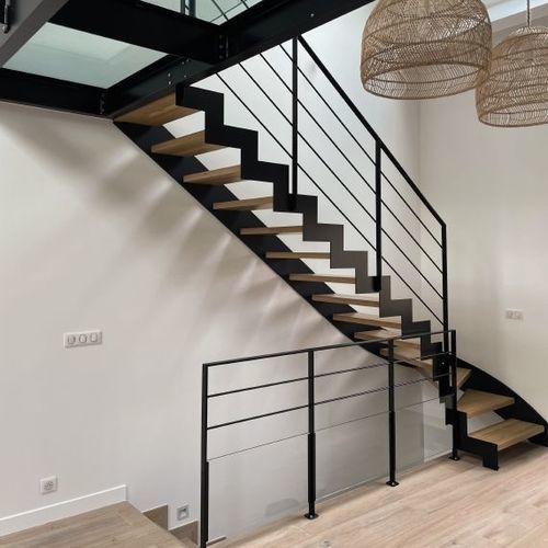 Gerade Treppe - FERRO - Créateur d'escaliers Treppenmeister - Holzstufen / Metall / Holz