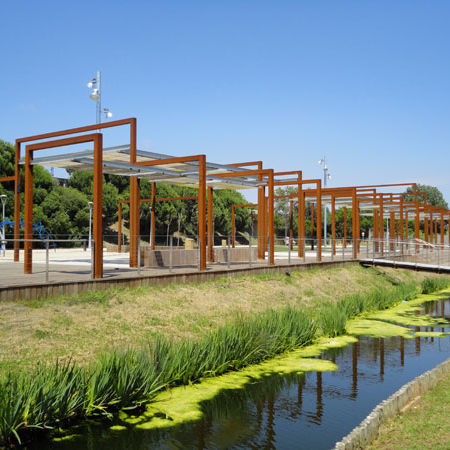 Pergola mit Oberflächenmontage - PERGOLA U SYSTEM - URBADIS Microarquitectura - galvanisiertem Stahl / modulierbar / für Gewerbegebrauch