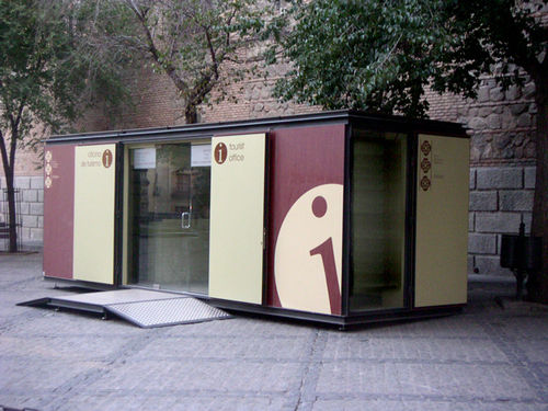 Informationskiosk - HABANA 45 - URBADIS Microarquitectura - Metall