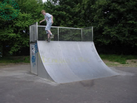 Quarterpipe für Skatepark - QUATERPIPE WEZEP 3053 - Pro Urba - Aqua Pro Urba