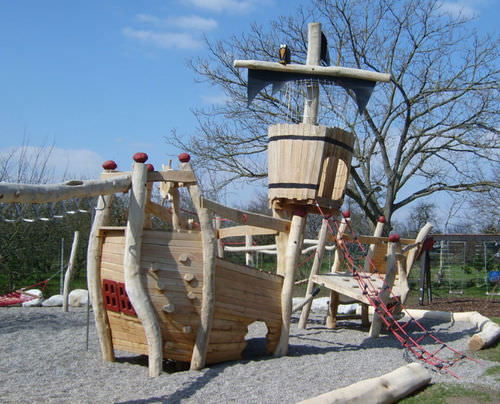 Holz-Spielplatzgerät - SPIELART : LE BATEAU GUNDELFINGEN L18 - Pro Urba - Aqua Pro Urba