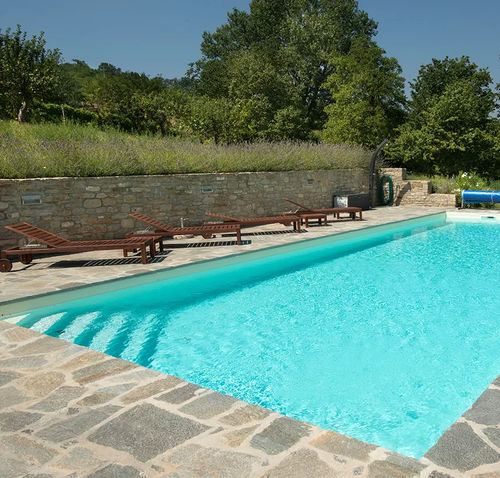 Maßgefertigtes Schwimmbecken - Atene - Piscine Acquaform - integrierter Rand / für Außenbereich / erdverlegt