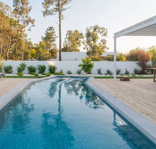 Maßgefertigtes Schwimmbecken - Elba - Piscine Acquaform - integrierter Rand / für Außenbereich / erdverlegt