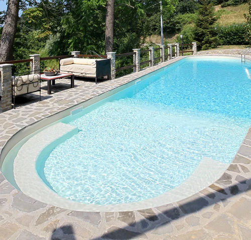 Maßgefertigtes Schwimmbecken - Seabeach - Piscine Acquaform - integrierter Rand / für Außenbereich / erdverlegt