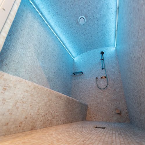 Türkisches Dampfbad - Piscine Acquaform - mit integrierter Dusche / gefliest