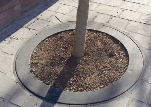 Rundes Baumgitter - LEXOVIA - NORCOR MOB.URBAIN - Gusseisen