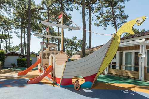 Spielplatzgerät für öffentliche Anlagen - 3690 LE GALION - Transalp - für öffentliche Bereiche / Aluminium / mit Skulptur