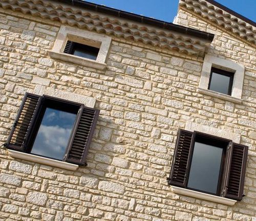 Einflügeliger Fensterladen - SMARTIA M9300 - ALUMIL - Lamellen / Aluminium / Tür