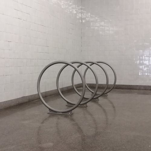 Bodenstehender Fahrradständer - OMEGA - LARUS DESIGN - gesichert / für öffentliche Bereiche / Stahl