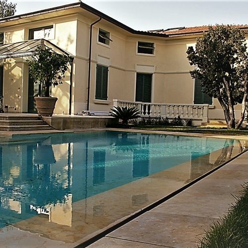 Poolumrandung aus Jerusalemer Stein - Pietra di gerusalemme